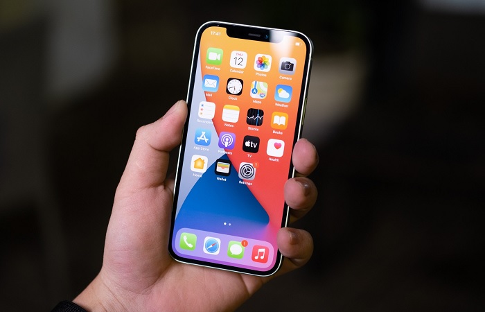 Màn hình lớn, phần viền trên và dưới đã được làm mỏng