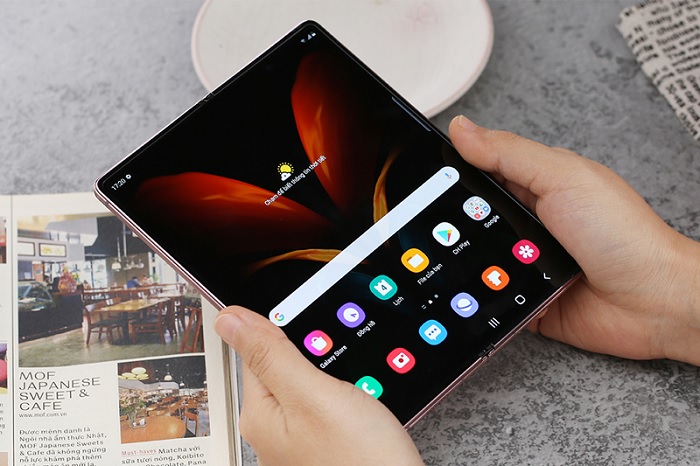 Galaxy Z Fold 2 của Samsung là smartphone màn hình gập thứ 3 trên thế giới