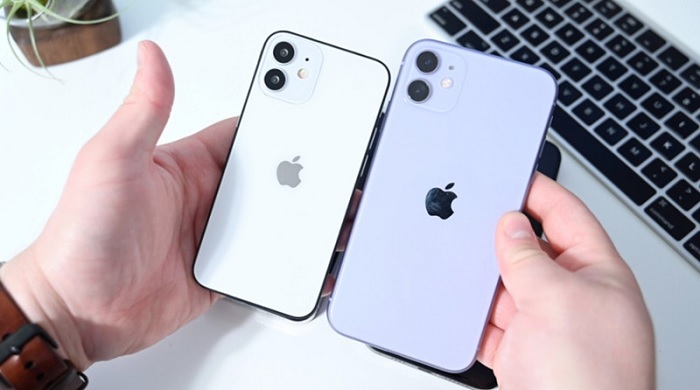 iPhone 12 mini vừa tay cầm bởi kích thước nhỏ gọn