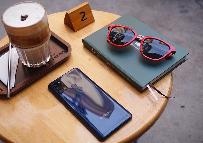 Galaxy A21s được trang bị bộ nhớ hỗ trợ lên tới 512GB cho bạn tha hồ lưu trữ dữ liệu