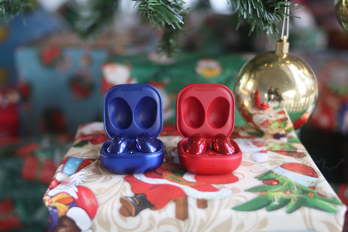 Galaxy Buds Live phiên bản Xanh – Đỏ mới, món quà “vạn couple đều mê”