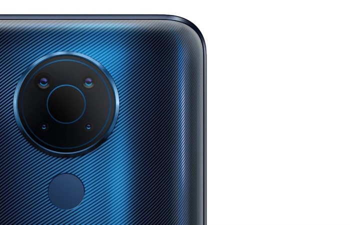 Máy sở hữu cụm 4 camera sau