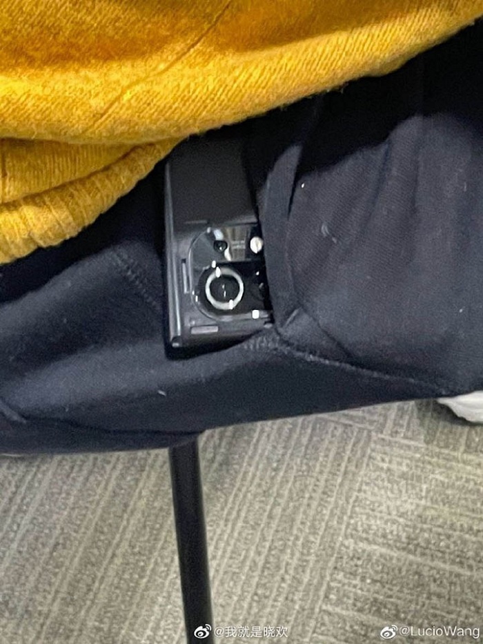 Ảnh đời thực Mi 11 lộ thiết kế camera và màu sắc máy