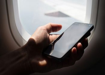 Bạn đã biết những lợi ích này khi kích hoạt chế độ máy bay trên iPhone chưa?