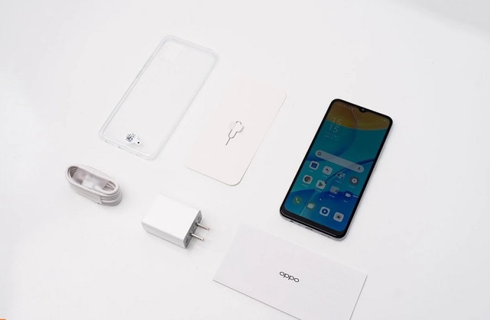 Bên trong hộp đựng OPPO A15