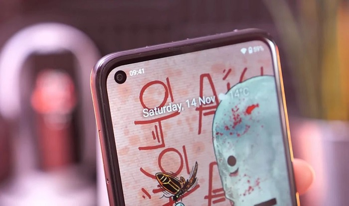 Camera selfie nằm trong “lỗ đục”