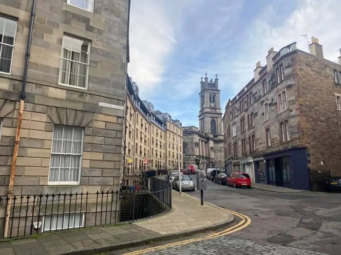 Ảnh chụp đường phố từ iPhone 11 Pro