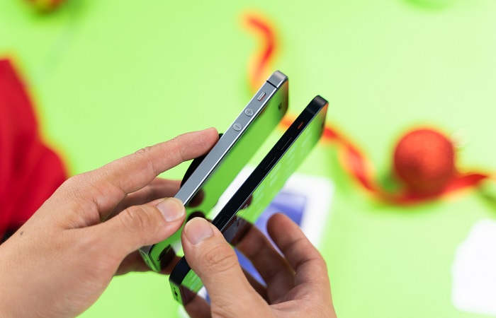 Cạnh viền hai máy có sự chênh lệch đáng kể