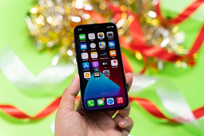 Trải nghiệm thực tế iPhone 12 mini vừa vặn trong lòng bàn tay