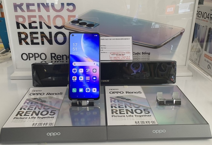OPPO Reno5 đã có mặt tại các siêu thị Viettel Store trên toàn quốc