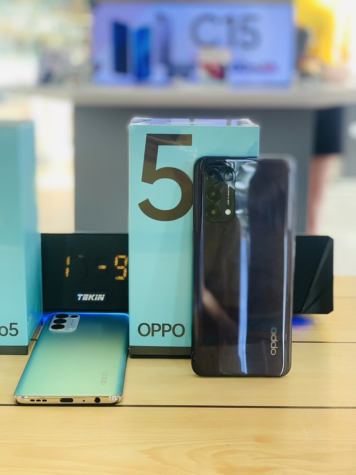 OPPO Reno5 màu Đen Huyền Bí