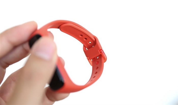 Galaxy Fit2 phiên bản màu Đỏ