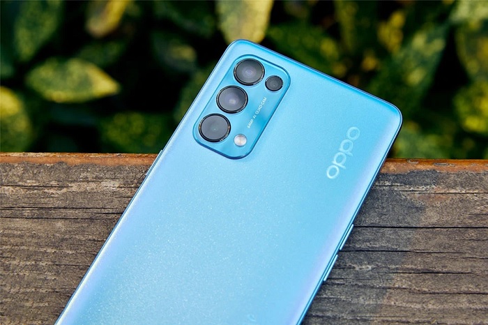 Cụm camera mặt sau được phủ huỳnh quang phát sáng