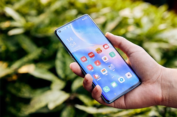 Máy khá nhẹ cho trải nghiệm thoải mái trong thời gian dài