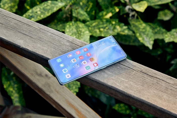 Viên pin đủ dùng, đi kèm sạc nhanh 65W