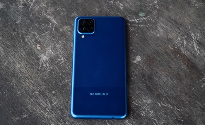 Máy sở hữu viên pin 5.000 mAh