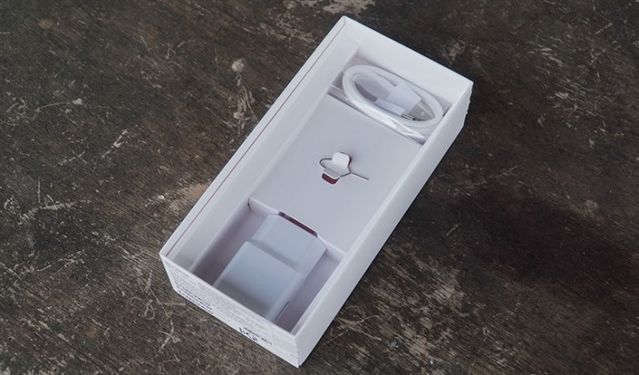 Đây là củ sạc và cáp sạc của Samsung Galaxy A12