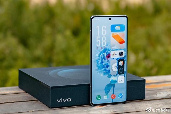 Cận cảnh Vivo X60 Pro+