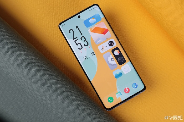 Màn hình X60 Pro+ cho chất lượng hiển thị tuyệt vời