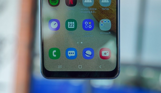 Cạnh đáy của máy