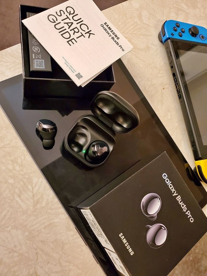 Ảnh thực tế Galaxy Buds Pro vừa rò rỉ