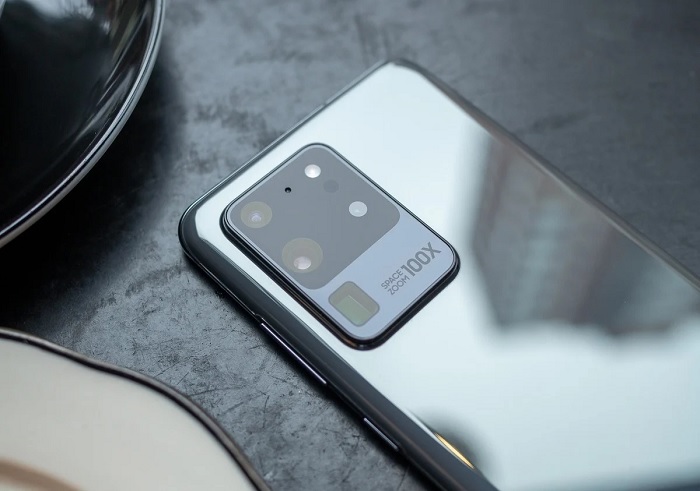 Máy có hệ thống camera sau cực khủng