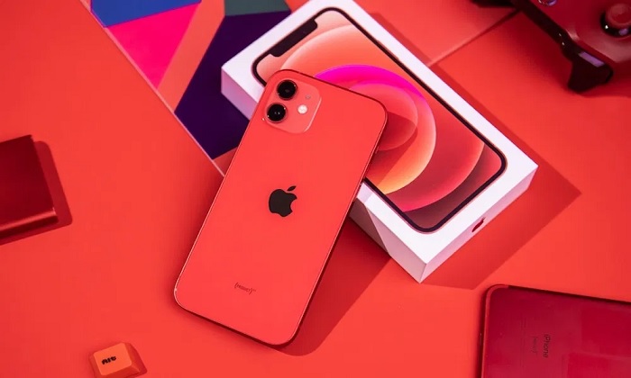 Lý do nên mua iPhone 12 màu đỏ trong dịp mua sắm cuối năm