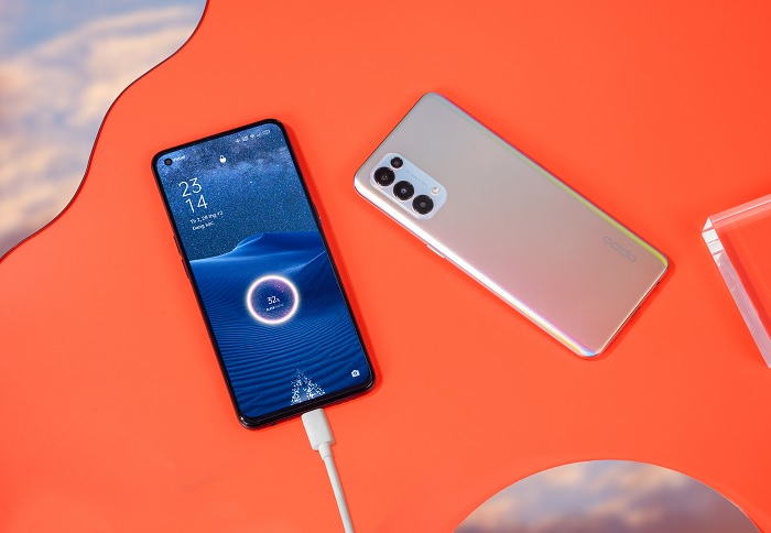 OPPO Reno5 tích hợp sạc nhanh công suất cao hơn