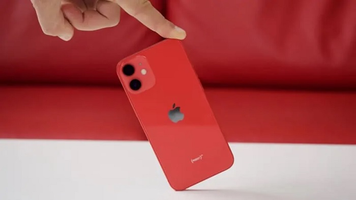 iPhone 12 mini được đem ra thử nghiệm thả rơi