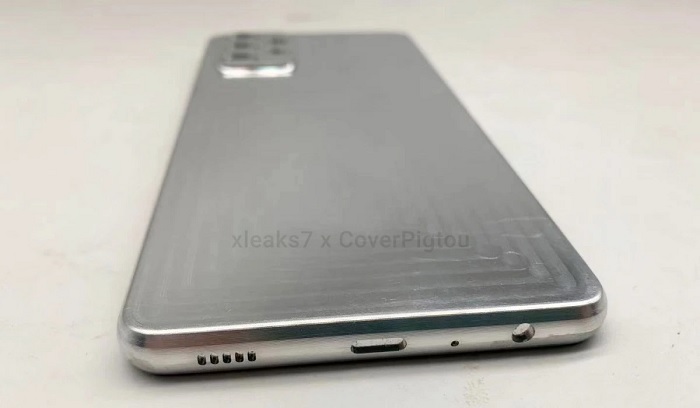 Cạnh đáy của Galaxy A72