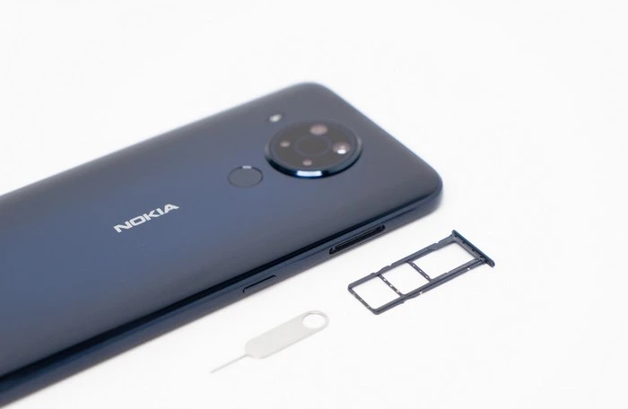 Nokia 5.4 đi kèm viên pin 4.000 mAh, hỗ trợ AI giúp người dùng sử dụng và quản lý ứng dụng một cách thông minh. Ưu tiên cho các ứng dụng thường xuyên sử dụng. Máy có thể sử dụng tối đa 2 ngày