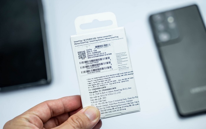 Bên trong hộp Samsung SmartTag