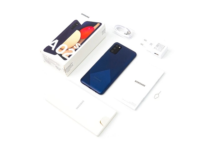 Các phụ kiện đi kèm trong hộp Galaxy A02s