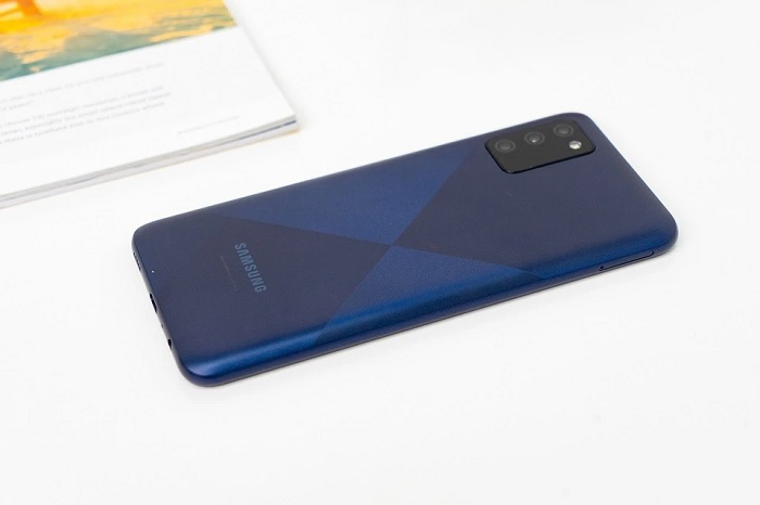 Các góc cạnh được bo cong rất tinh tế đem đến sự thoải mái khi cầm nắm