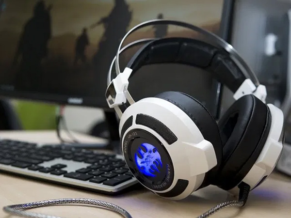 Gaming phone SoundMax AH-323