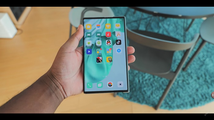 OPPO X 2021 khi được mở ra