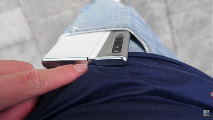 trên tay smartphone màn hình cuộn OPPO X 2021