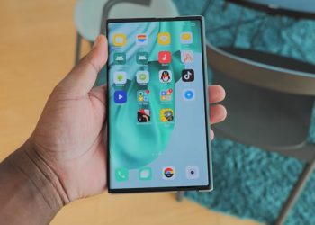 trên tay smartphone màn hình cuộn OPPO X 2021