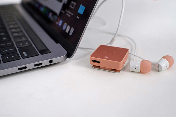 Kiểm tra jack cắm tai nghe hoặc loa ngoài