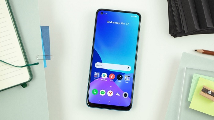 Realme 8 Pro được trang bị camera selfie 16MP