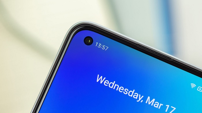 Cận cảnh camera selfie trên Realme 8 Pro