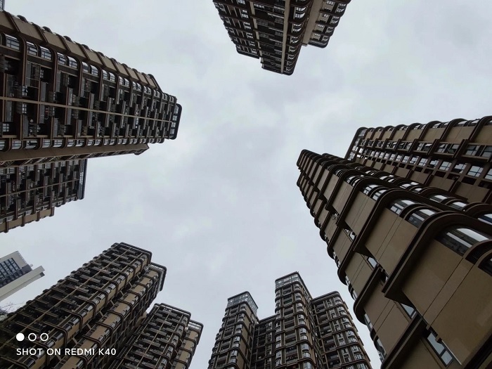 Ảnh chụp bằng camera góc rộng trong điều kiện đủ sáng