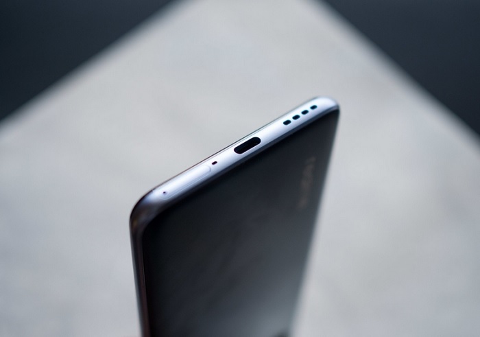 Cạnh đáy của Realme X7