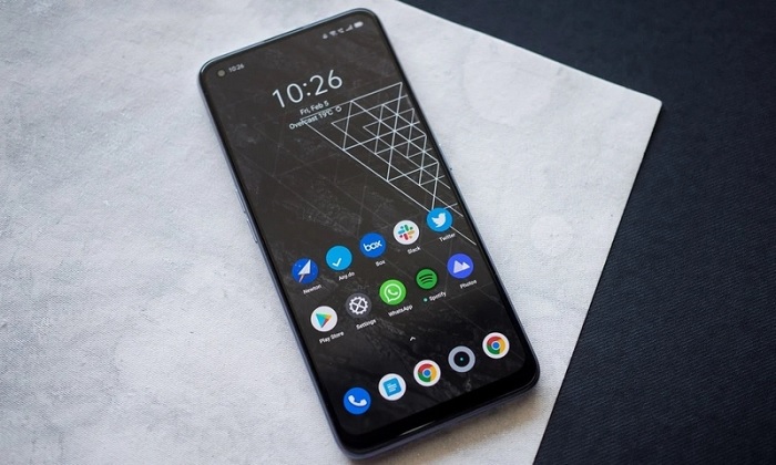 Mặt trước của Realme X7
