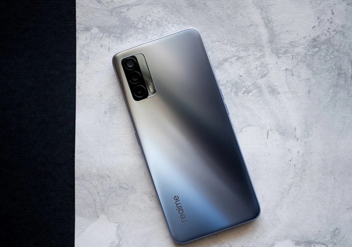 Realme X7 hỗ trợ sạc khá nhanh