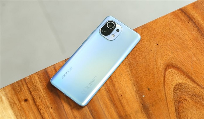 Mặt sau của Xiaomi Mi 11 5G