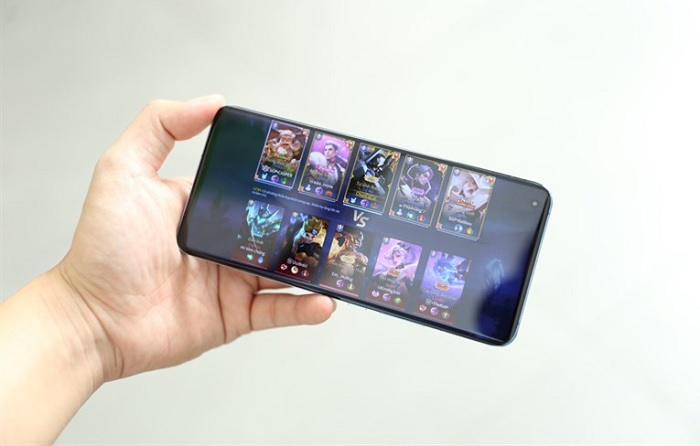 Xiaomi Mi 11 5G bị nóng lên khá nhanh