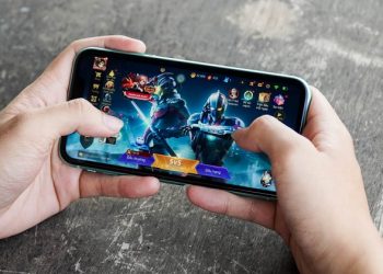 đánh giá chi tiết iPhone 11 lên iOS 14.4