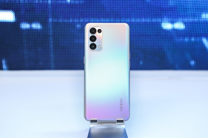 Cận cảnh cụm camera trên OPPO Reno5 5G