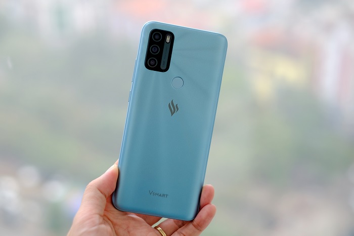 Thiết kế tinh tế và rất trendy dù máy chỉ nằm trong phân khúc giá rẻ